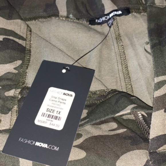 Fashion Nova camouflage pants - Picture 1 of 4